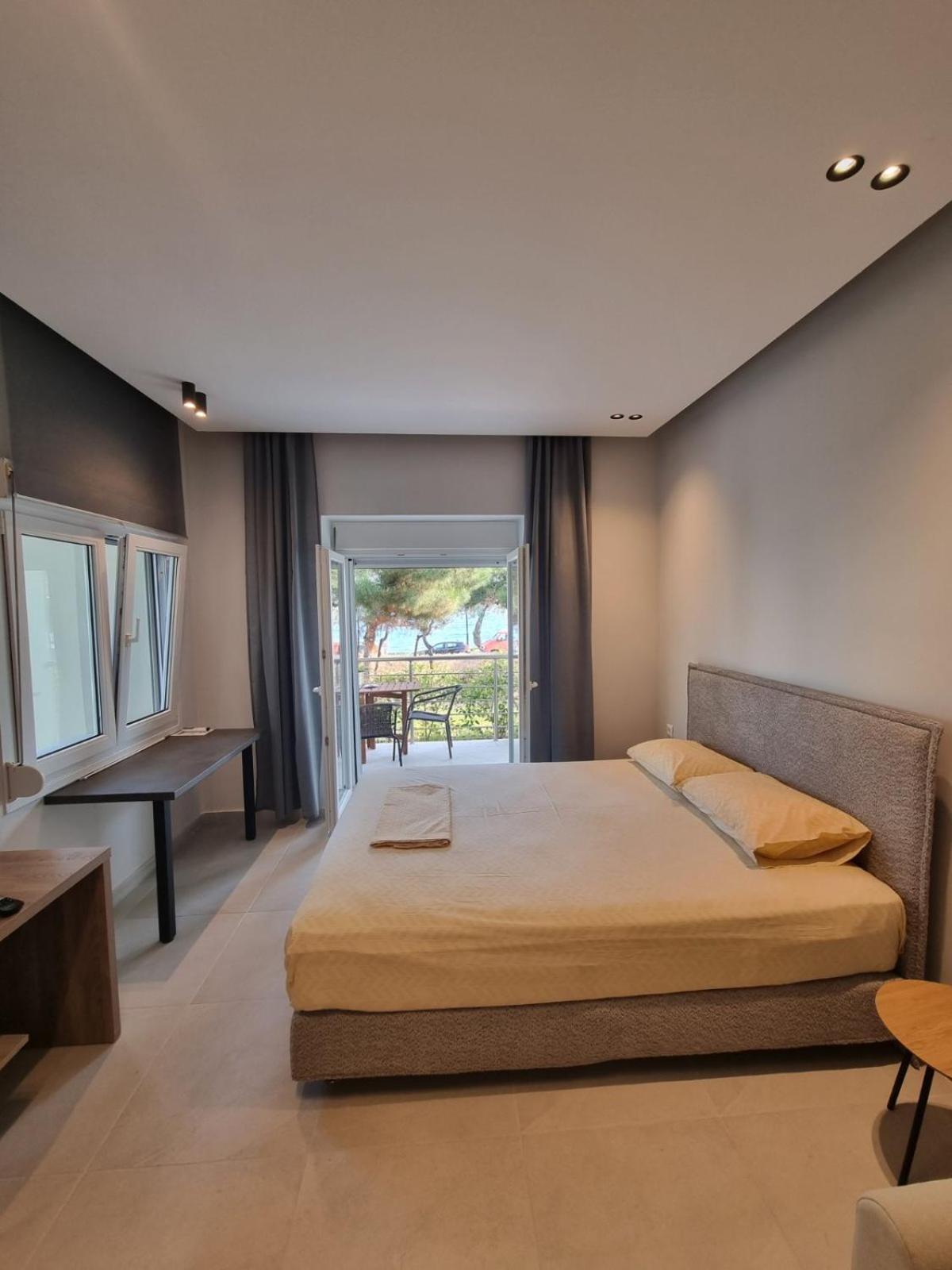 Estrella Rooms Nea Kallikrateia Номер фото